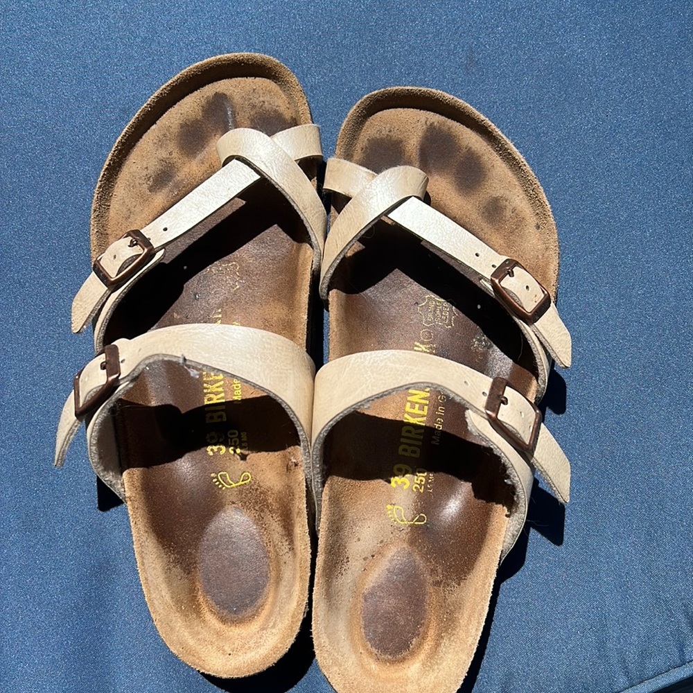 Birkenstock’s size 39